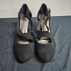 Dexflex Comfort Women's Macie Black Faux Suede Cross Strap Heel - 9 Wide